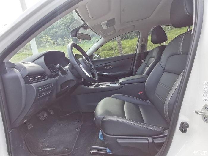 内外全面升级配置不错颜值高十四代轩逸提车作业