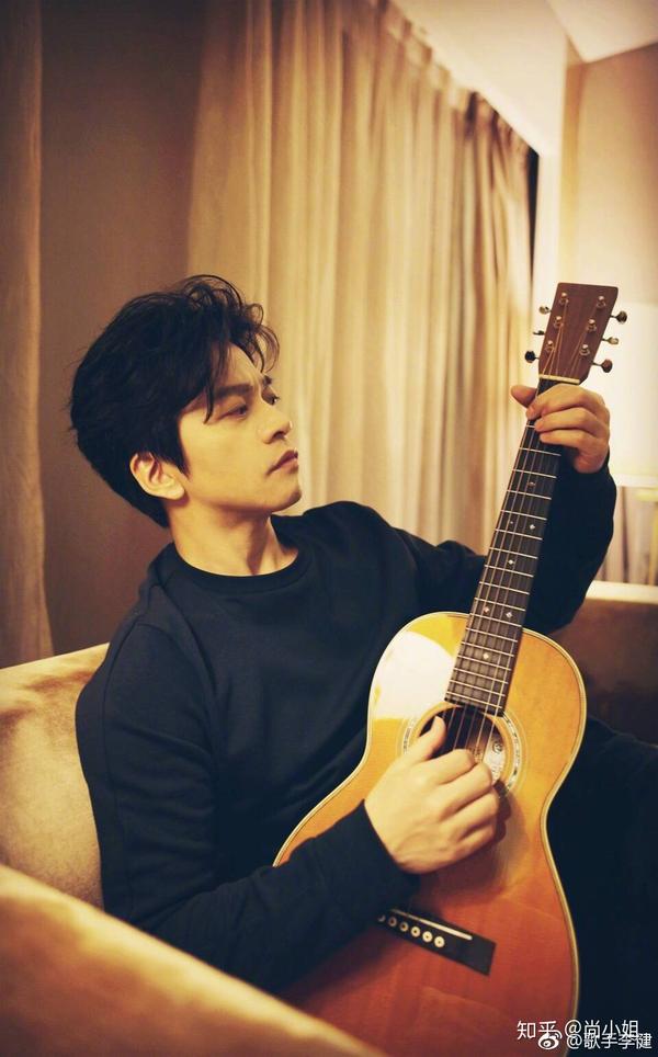 你是从什么时候开始喜欢歌手李健的?