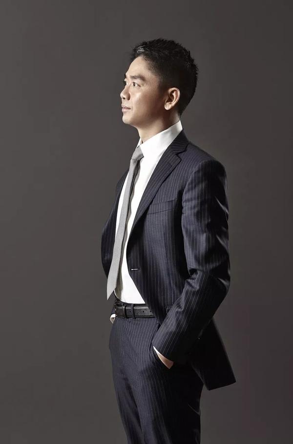 后来他跑到美国普林斯顿大学读博士,遇到了杨小凯和余英时这些名家.