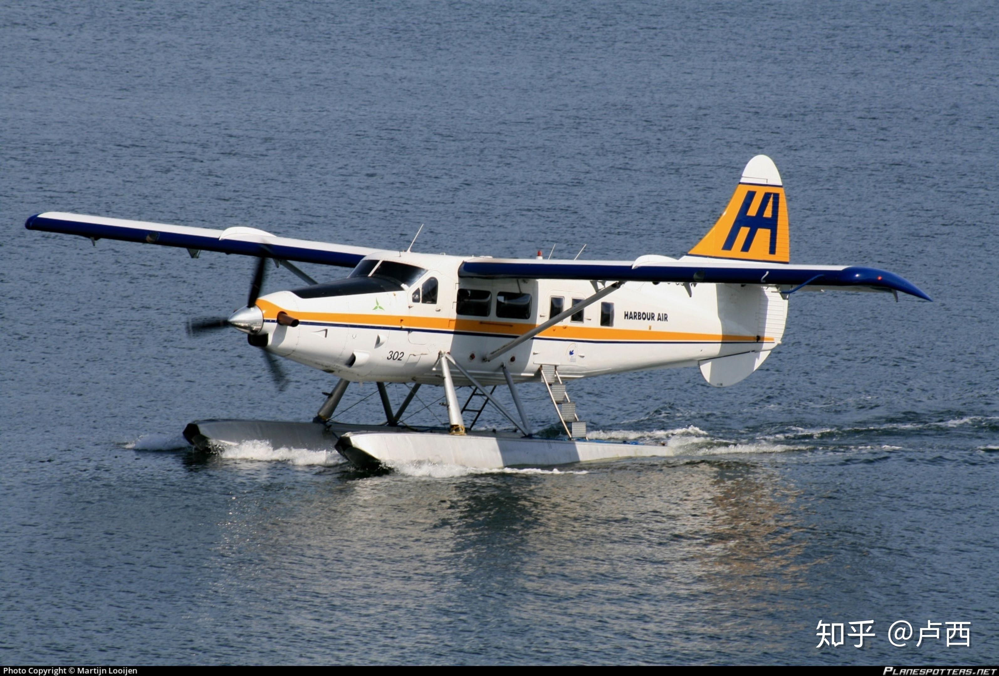 根据其不同的起降条件需要不同的起落架,简单地可以分为:轮式,滑橇式