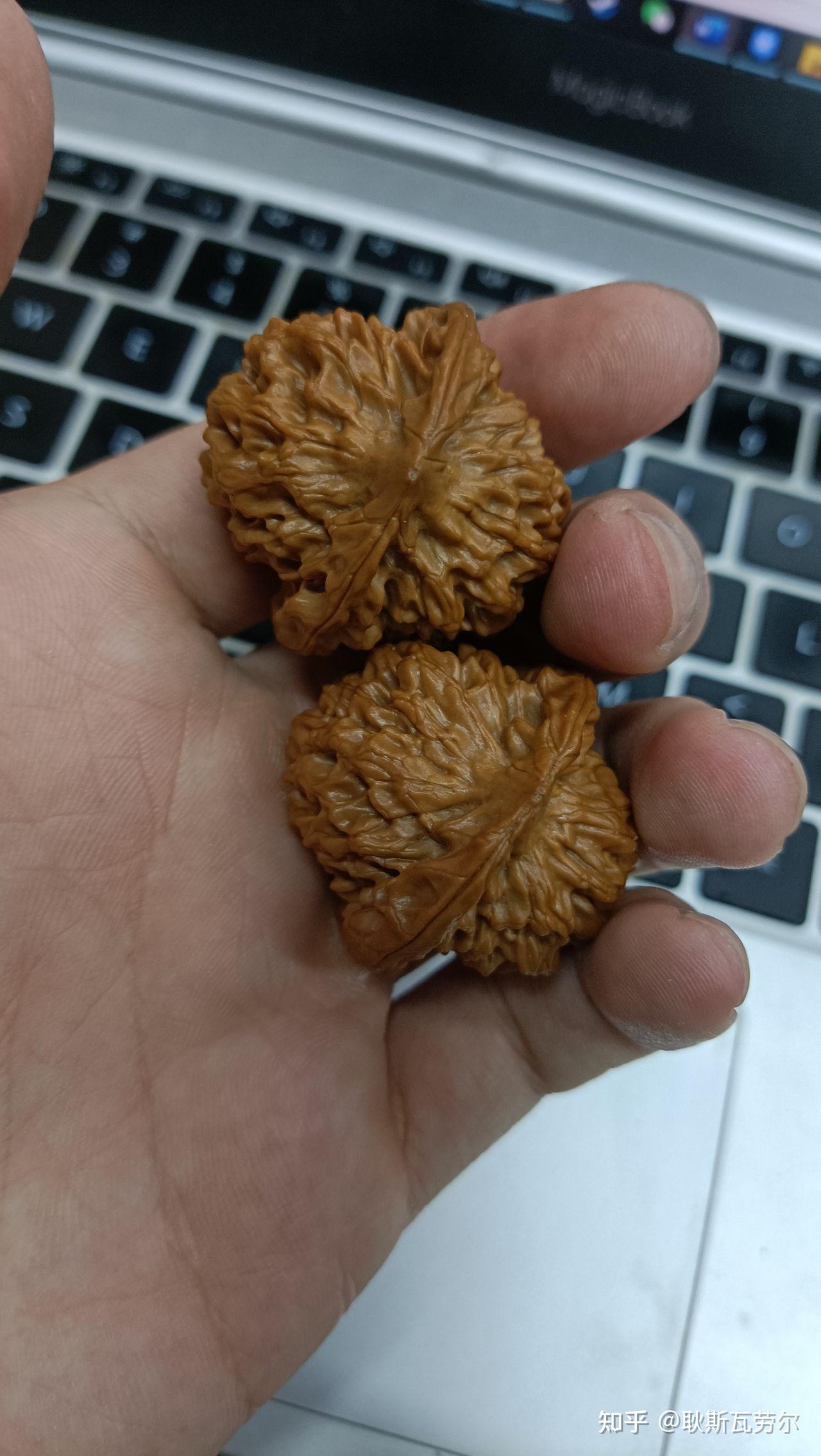 自己买的一对核桃盘玩了大半年了还是感觉没有太大变化怎么让它快速的