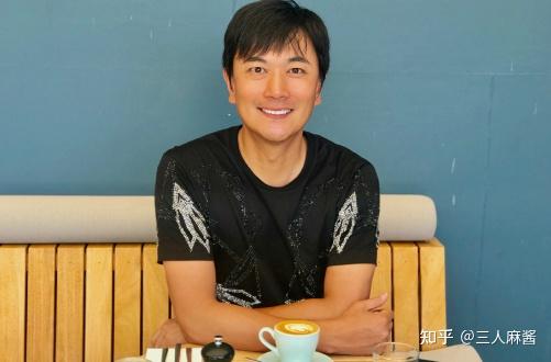 刘韬是华谊兄弟著名的明星经纪人,两人在工作和生活中频频接触,私底下