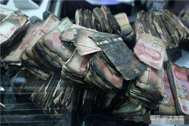 我国的商业银行都不可能放50亿的现金在银行,各支行按照每天的日常