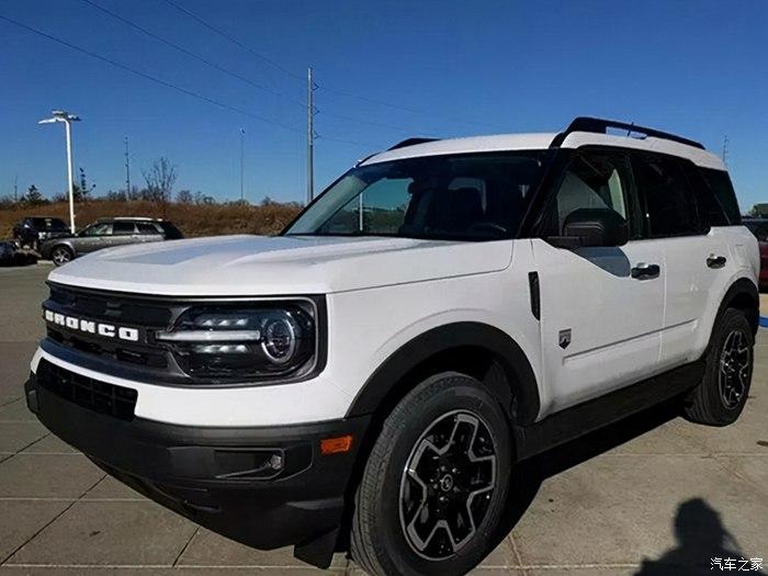 悬浮式车顶实拍全新福特broncosport