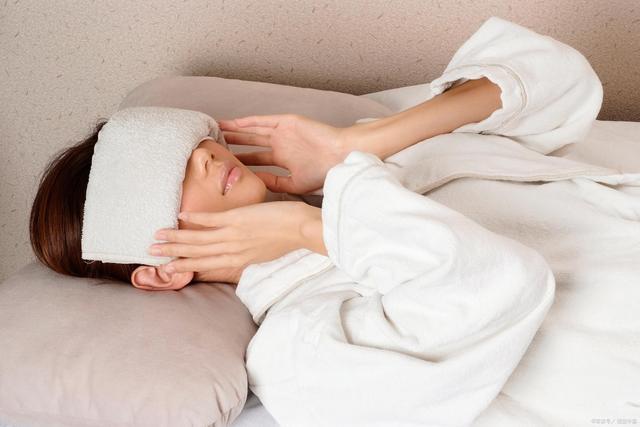 毛孔收缩第六招:常用维生素c配合面部冰敷