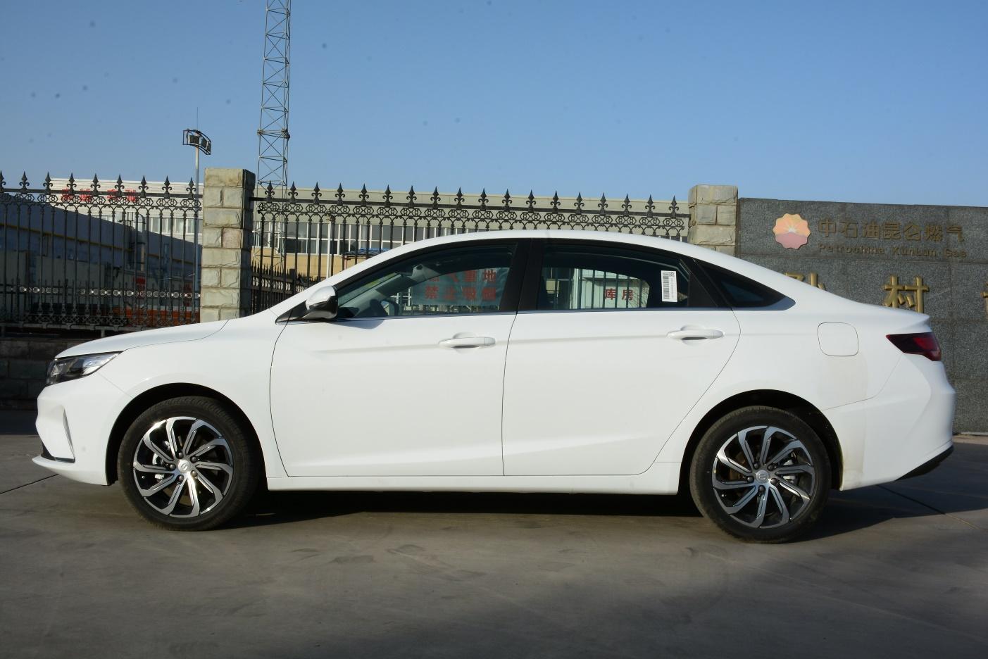 新款帝豪gl up在外观上最大的变化是采用了吉利最新4.