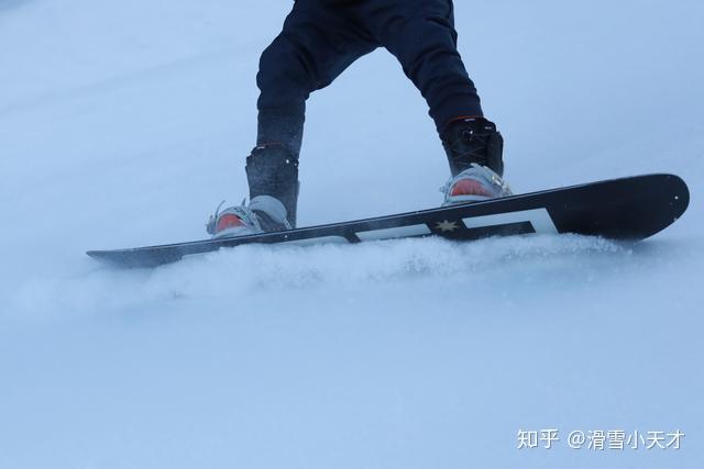 雪友應該怎麼選擇適合自己的滑雪板