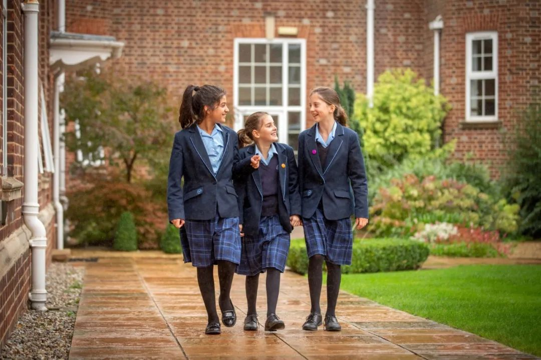 牛津大学发布近5年录取报告私校学生实力超抢镜