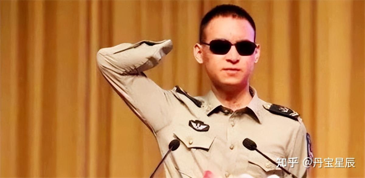 纪实:90后排雷英雄杜富国,获一等功和八一勋章,如今现状如何? - 知乎