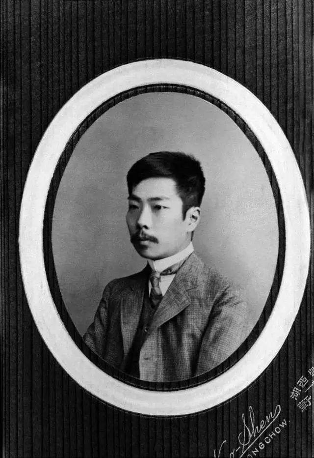 为了成为鲁迅给你们当名人名言大师周树人这位官三代足足熬了37年