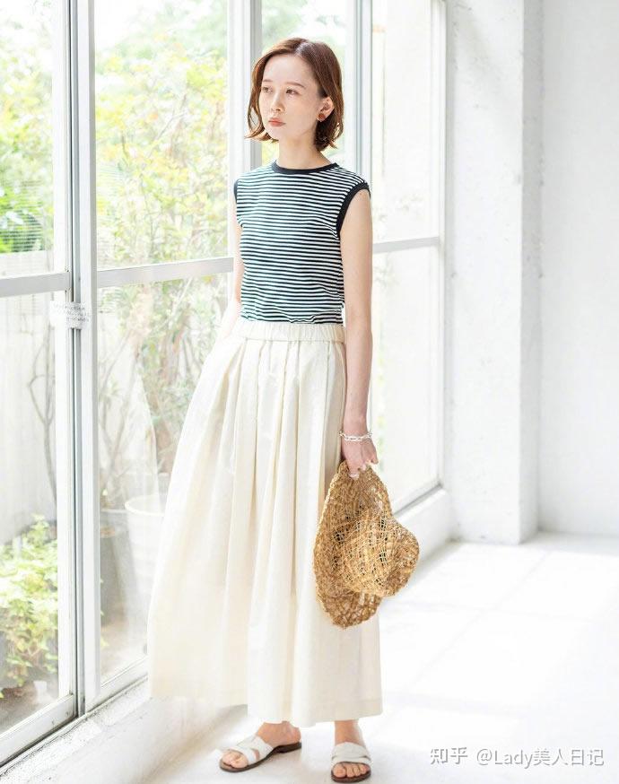 被追捧的日系审美凭什么优雅10套模特穿搭带你领略穿衣法门