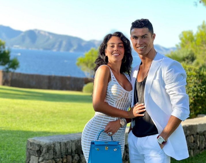 分工有序c罗每月给女朋友510万欧用于整个家庭的开支