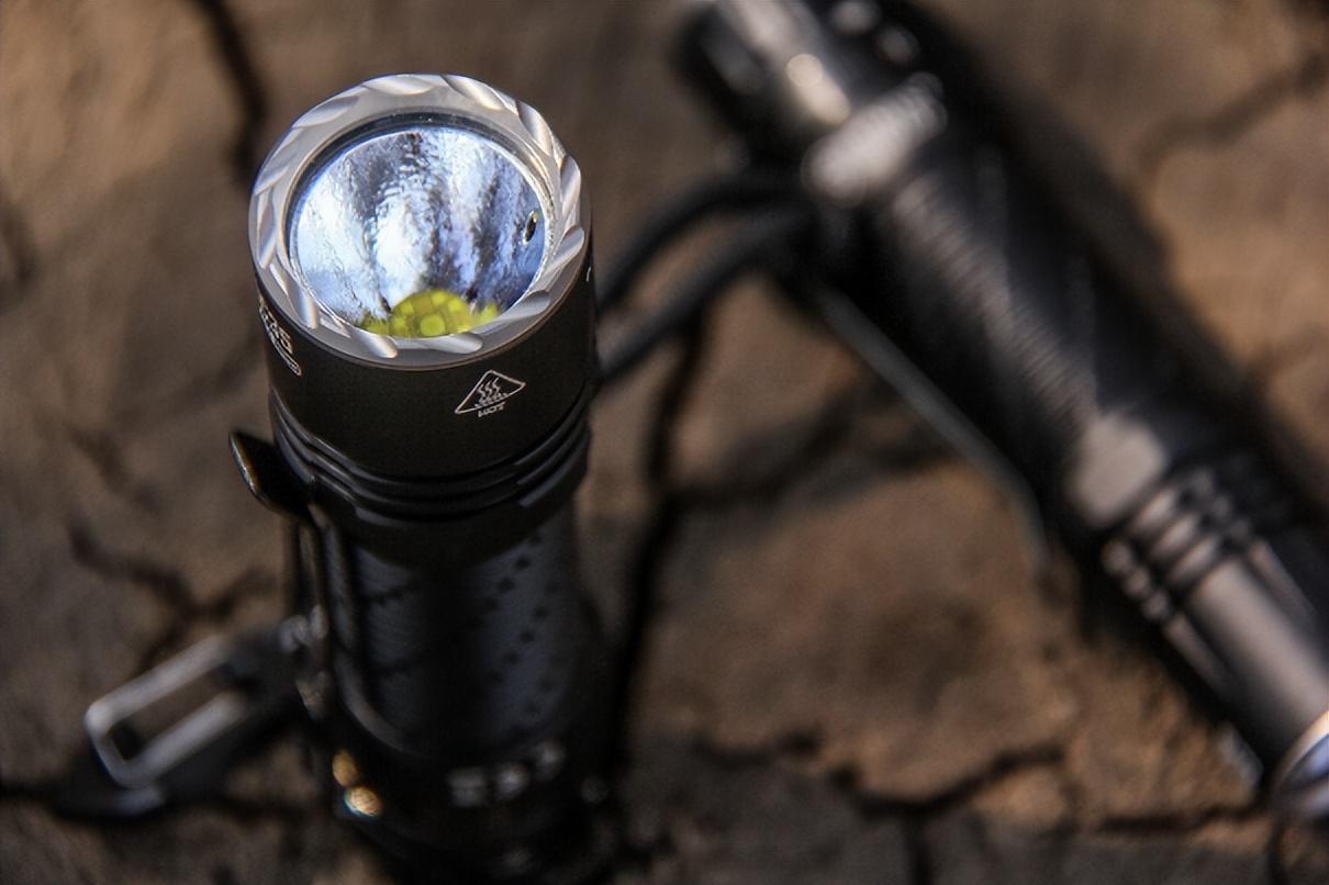 edc手电又出新品日常带一只简直绝了奈特科尔edc35