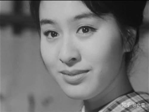 望乡数十万日本女性下南洋卖春客死异乡墓碑背对祖国