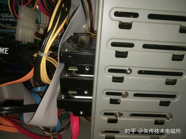 硬盘容量不一样组raid