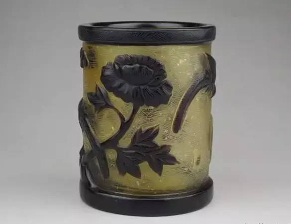 大清康熙年製筆筒 大清康熙年製 辰砂大筆筒 An inscribed blue and