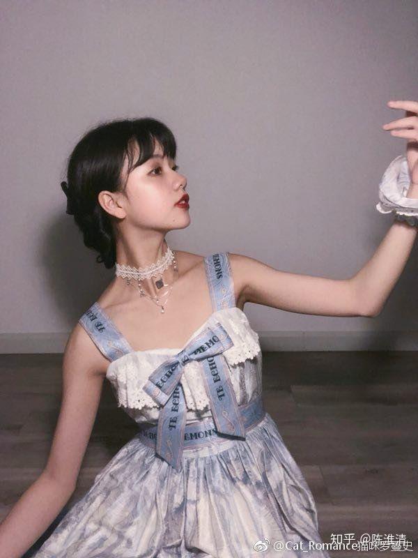 你见过最美的 Lolita 裙是什么样的?