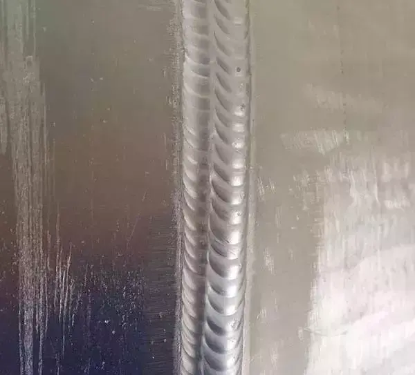 焊接铝管时表面总是发黑怎么办