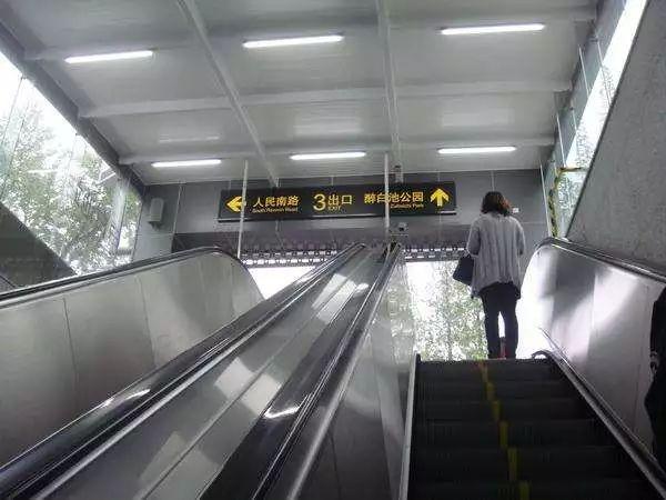 据说洒金桥和八仙有关,因为吕洞宾曾经在那洒过很多金!风雅指数