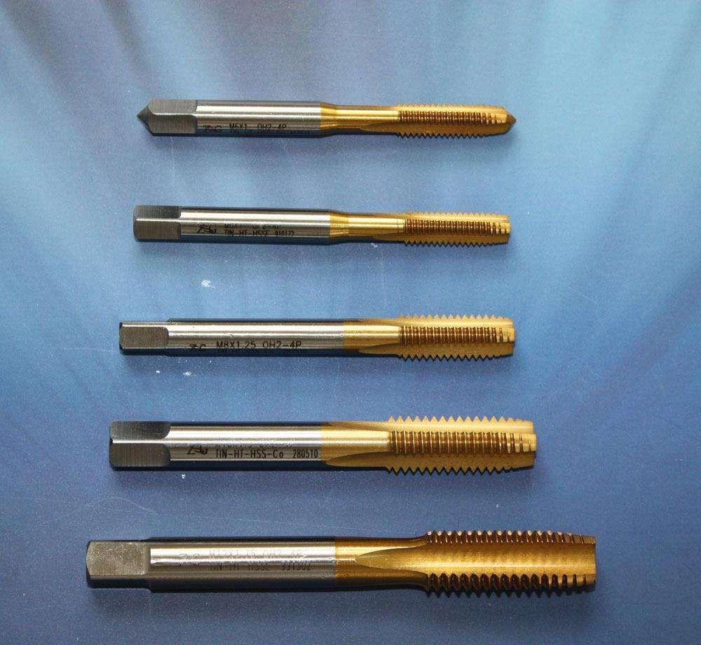 《钳工实训》vr仿真课程来介绍攻丝的常用工具以及操作