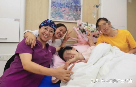 孟雪助产薪火相传大弟子沈莉