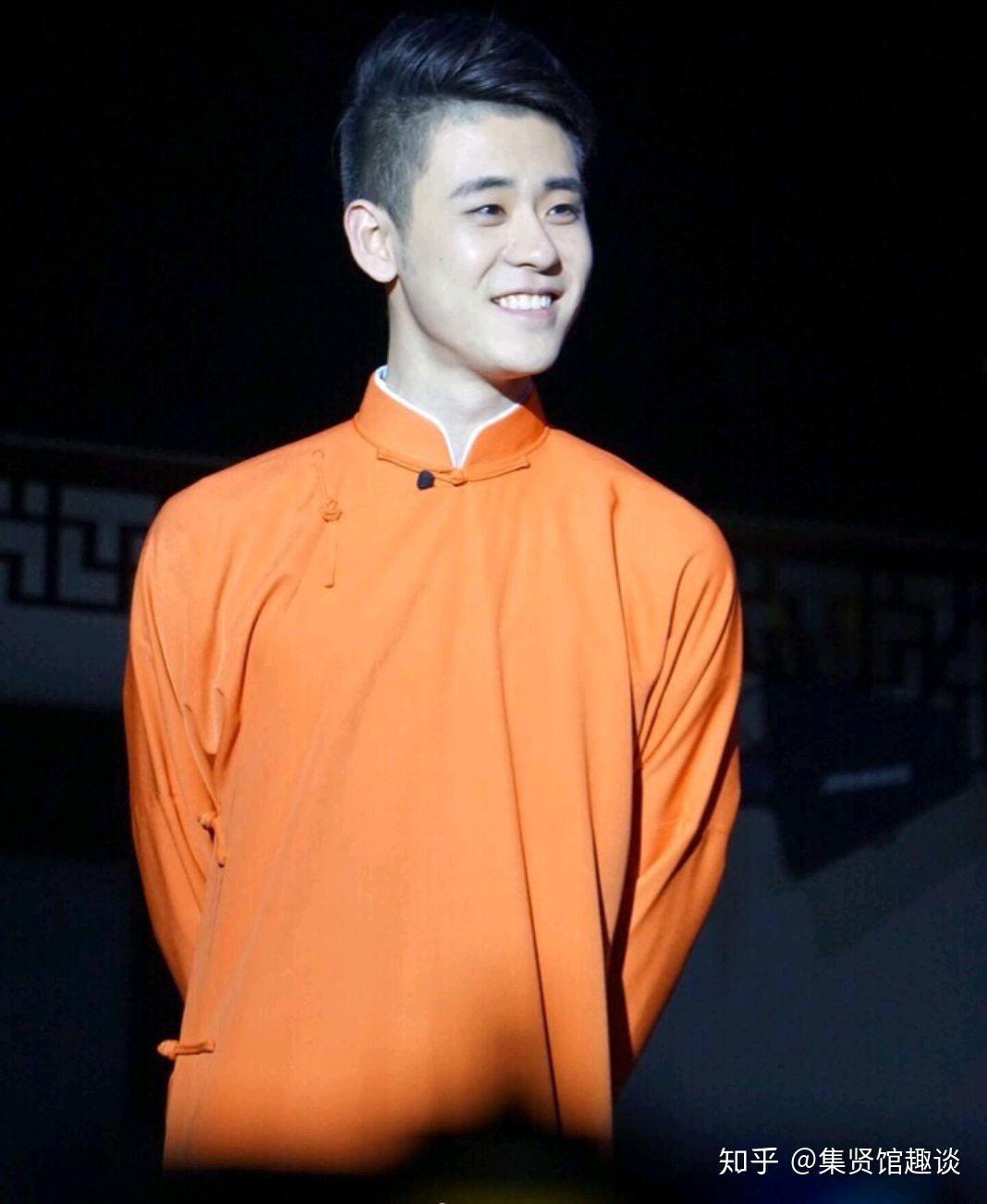 张云雷先生大褂那么多哪款你最爱呢