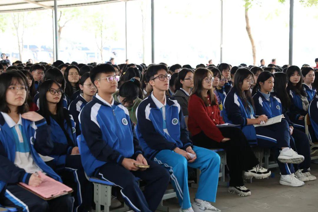 龙行龘龘战百日前程朤朤筑辉煌记2024年普宁国贤学校高考百日誓师大会