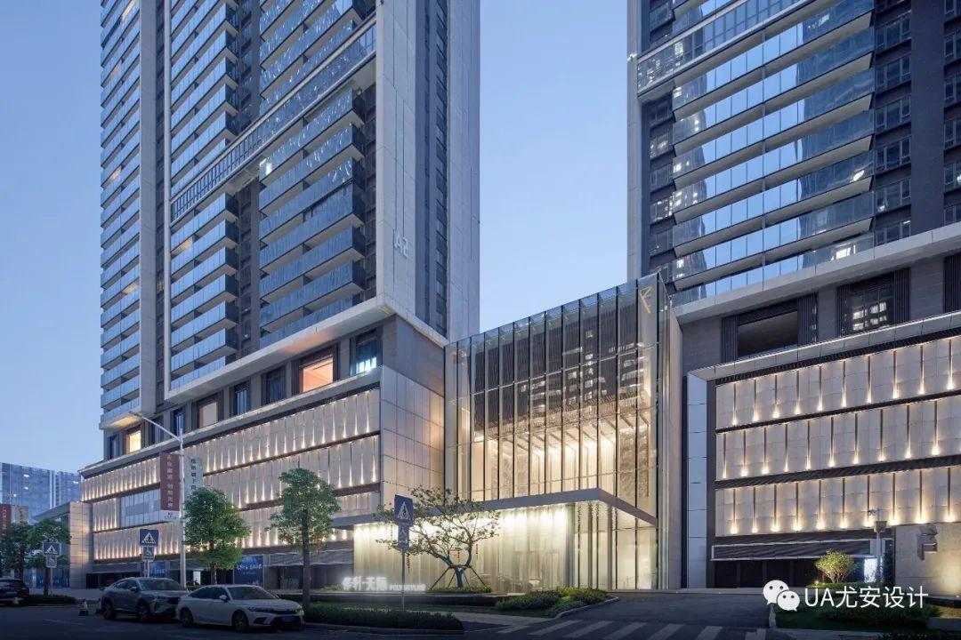 立体复合用地之下的超高层豪宅落地之术广州保利天际