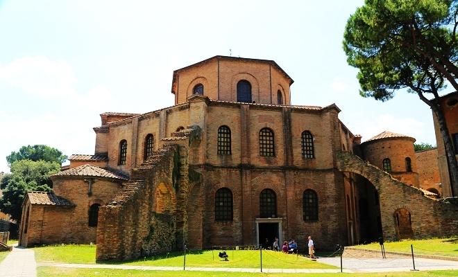 世界文化遗产:拉文纳古迹中的马赛克:圣维塔莱教堂,约540年(查士丁尼