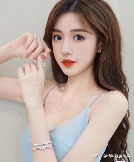 标准网红脸女生好看吗网红脸是讽刺还是夸奖如果经济条件允许的话你会