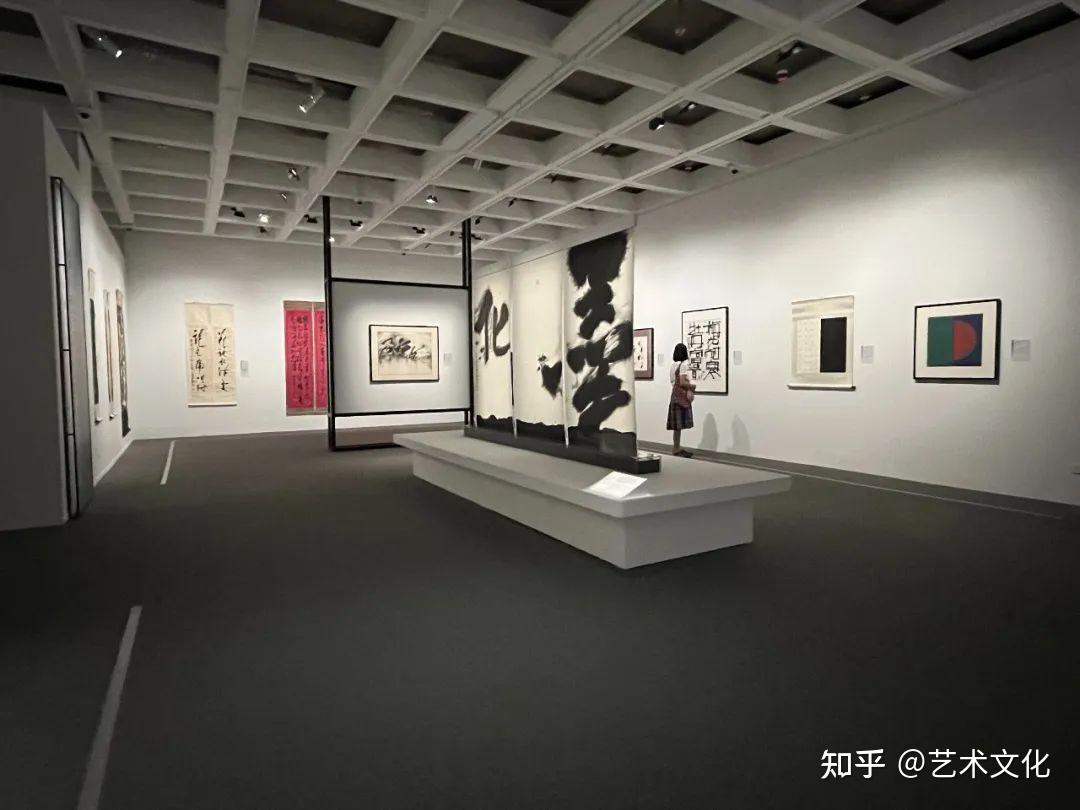 「笔行五千年 汉字显丹心」 访香港艺术馆馆长(现代及香港艺术)俞俏女士 - 知乎