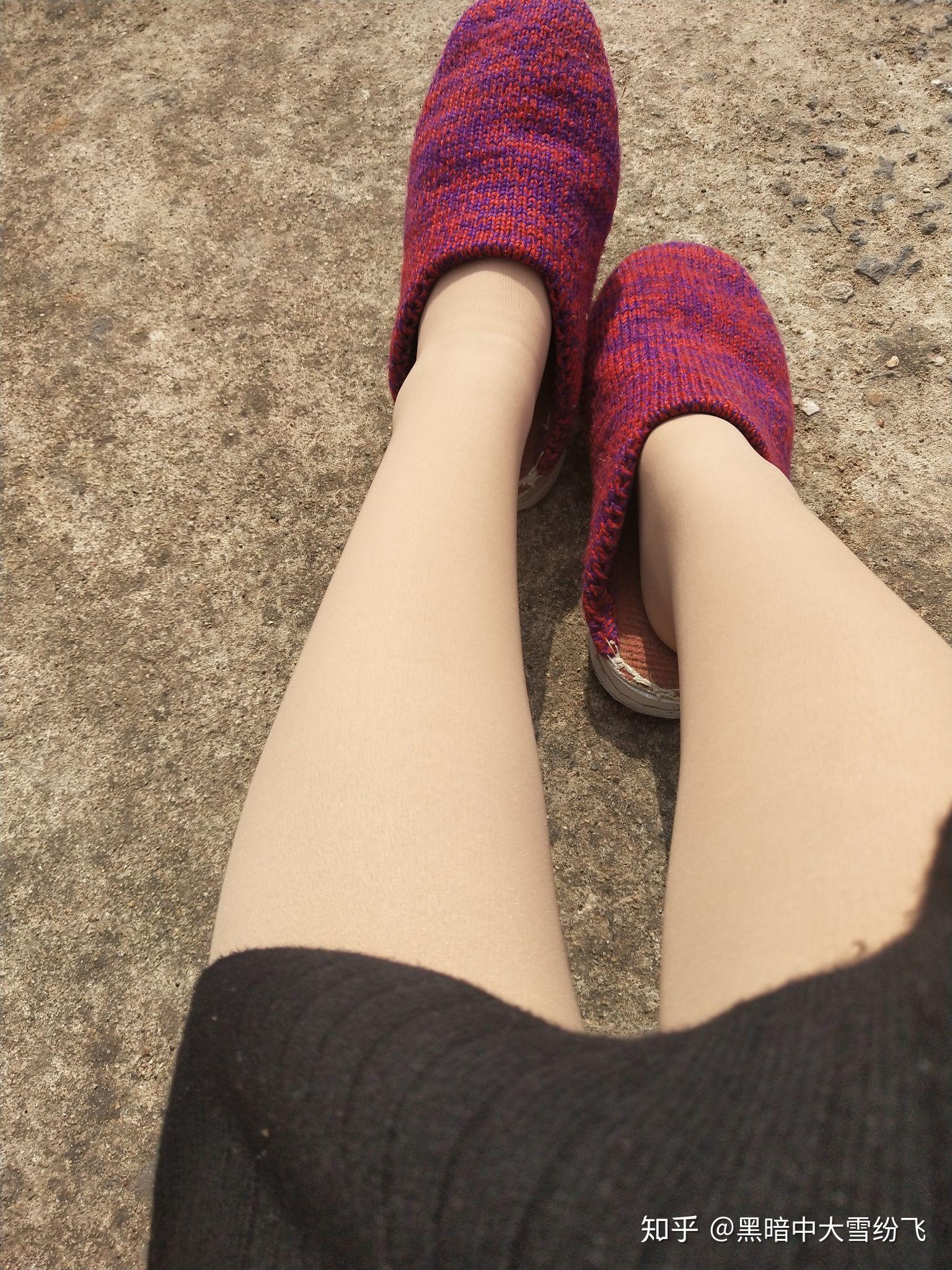 你觉得女生穿光腿神器low吗