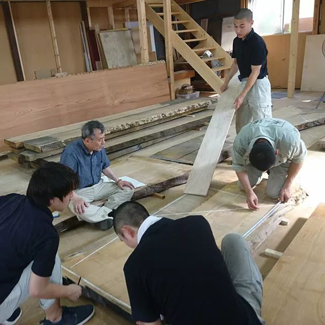 秋山利辉在《匠人精神》一书中写道:我的目标是培养能造福社会的匠人