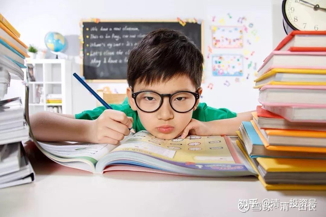 理解幼儿学习与发展的基础-幼儿园课程 (理解幼儿的什么和特点)