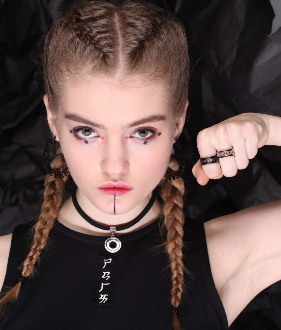 暗黑系小众品牌如何成功破圈华丽志独家专访配饰设计师品牌blackhead