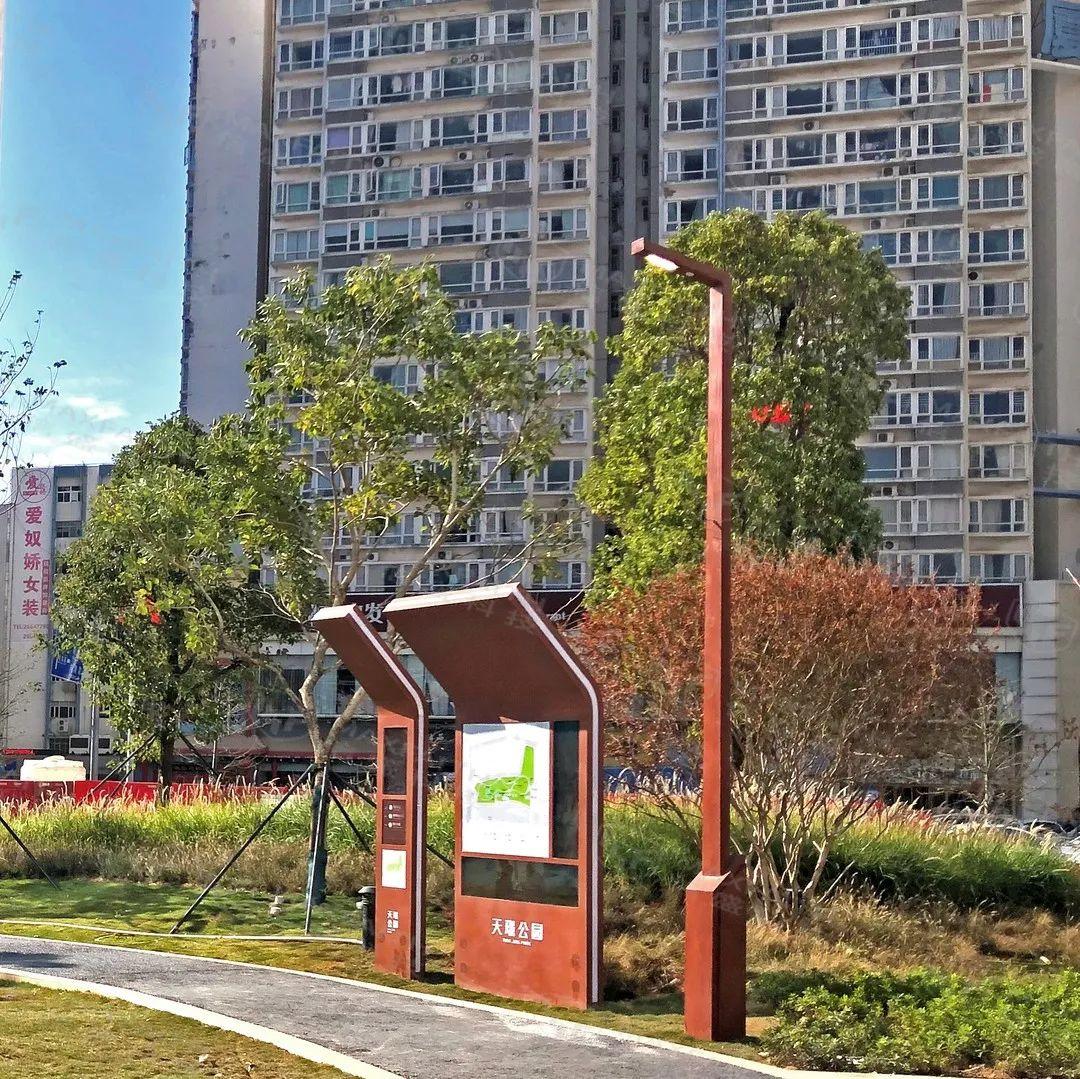 道路照明案例:广州开萝大道景区照明案例:云南怒江美丽公路绿道广场