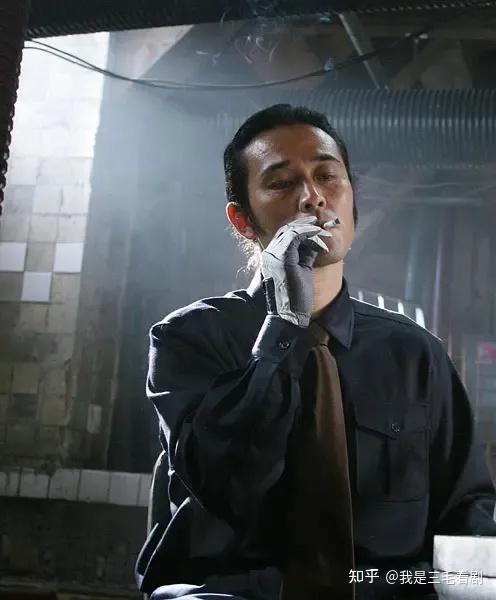 【韩国电影】《假日》奥运后的逃犯劫持,非典型绑匪的奇异劫持由