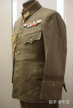 1943年之前与之后 侵华日军的军服是不一样的 知乎