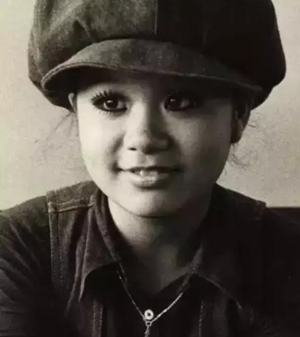 这届我是歌手请来了一位60岁师奶级天后杜丽莎准备教教年轻人怎么唱歌