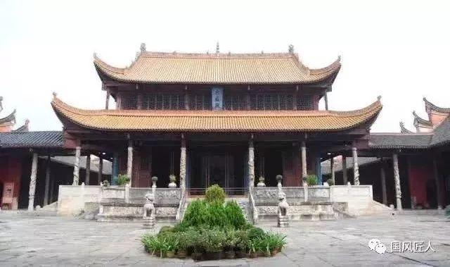 台基   ——最高级台基>更高级台基>较高级台基>普通台基一般