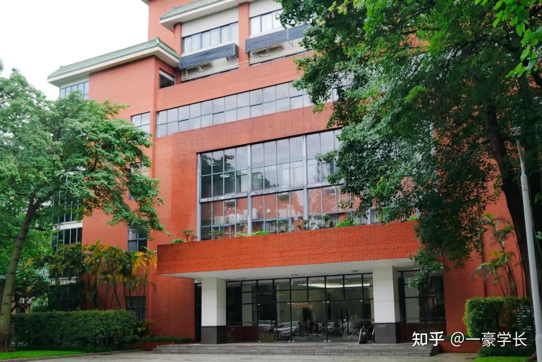 中山大学校园有多美,带各位逛一逛下雨天的中山大学南校区! - 知乎