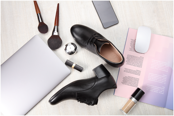 桃李成蹊能形容老师吗 桃李成蹊用来赞颂谁 桃李不言可以形容老师吗