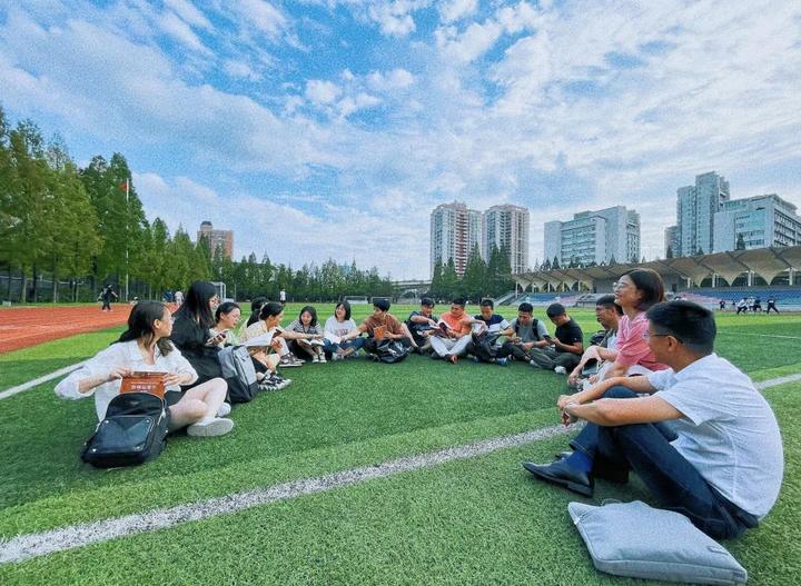 学生活动|“携梦而来 筑梦同行 ”-- 22级MBA8班开展新学期班级文化建设活动 - 知乎