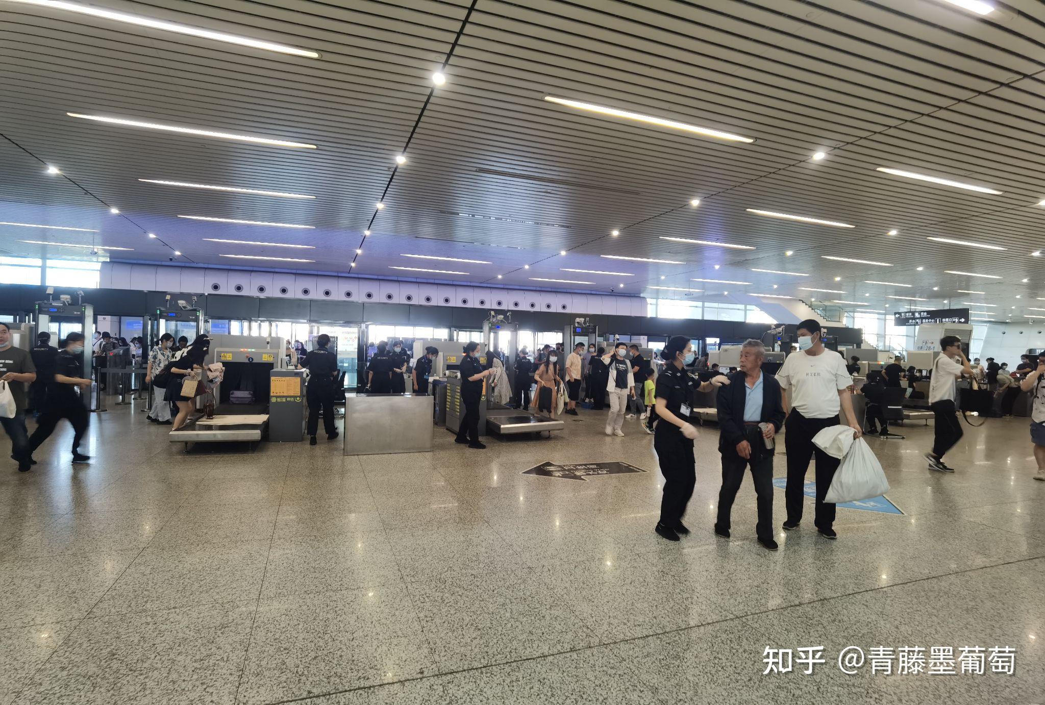 杭州西湖游览车 v2-dd83680cf2b2e9550761c2669c9e8dea_r.jpg