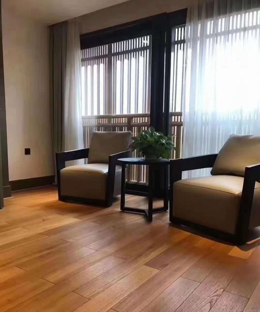 天然缅甸柚木地板,家具具有防虫,防蚁,防腐蚀的特殊功效,无须对柚木