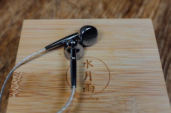 爱之悲水月雨花洒平头耳机测评外观篇