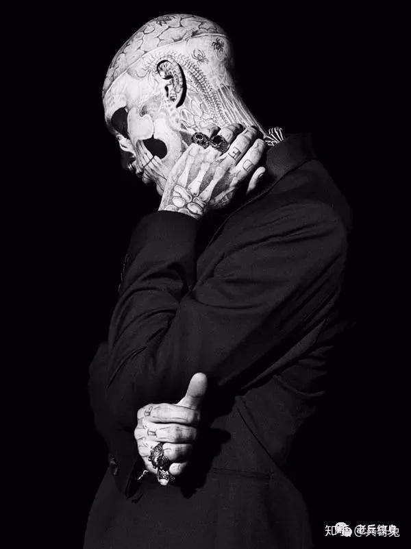 rickgenest因抑郁症自杀从此人间再无僵尸男孩