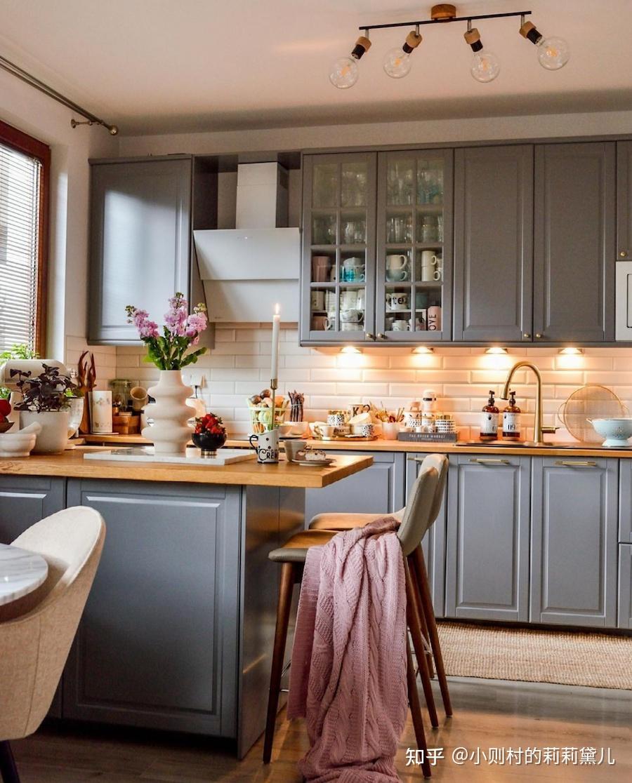 就凭一个超美貌的宜家厨房住一室一厅小户型的她成了网红家居博主