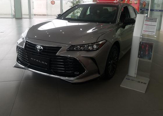 2021款丰田亚洲龙到店一口气降1万仅2168万起