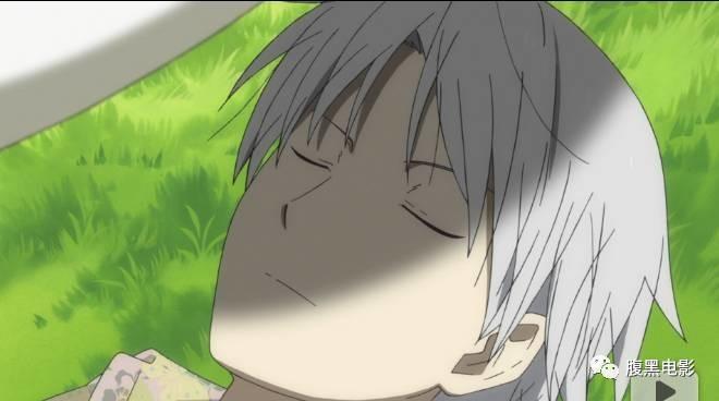 面具下的是一张俊秀的脸.女孩趁着阿银打盹,摘下了他的面具.